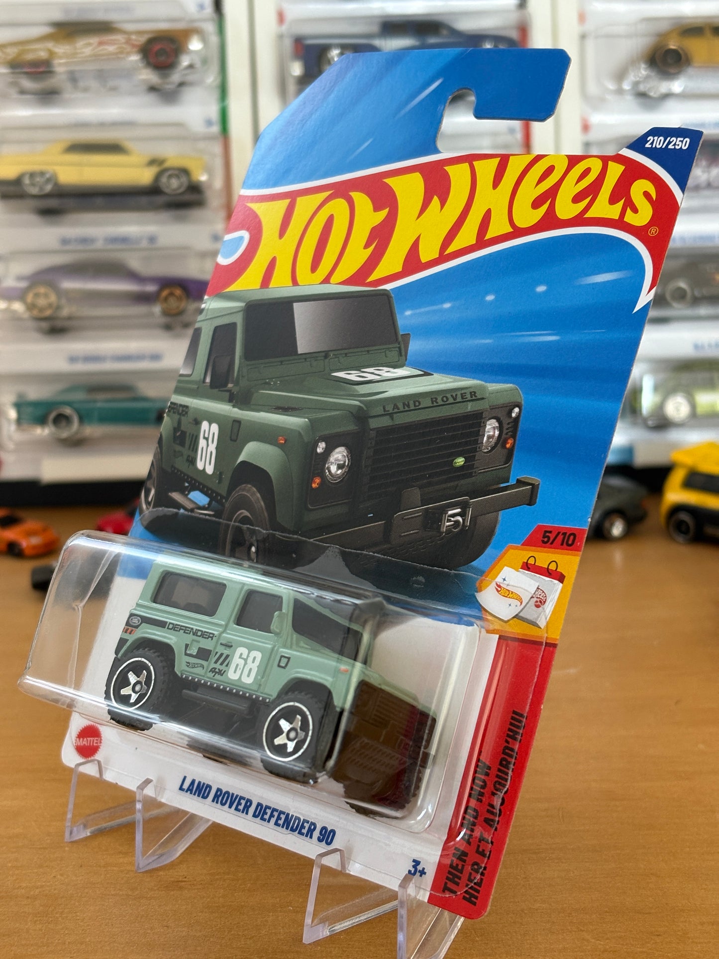 Hot Wheels Mainline / Land Rover Defender 90 / 2025 Then and Now 5/10 GREEN