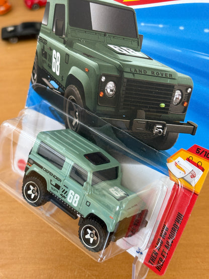 Hot Wheels Mainline / Land Rover Defender 90 / 2025 Then and Now 5/10 GREEN