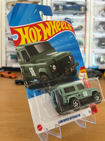 Hot Wheels Mainline / Land Rover Defender 90 / 2025 Then and Now 5/10 GREEN