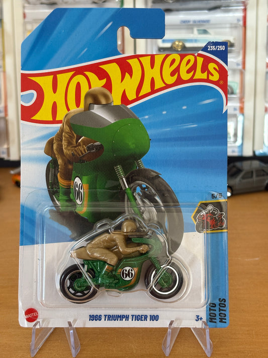Hot Wheels Mainline Treasure Hunt / 1966 Triumph Tiger 100 / 2025 Moto 5/5