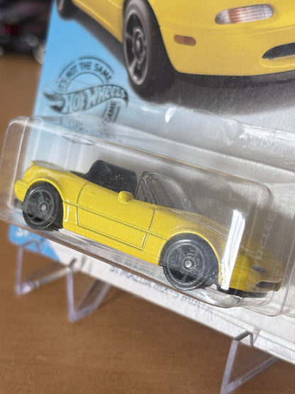 Hot Wheels '91 Mazda MX-5 Miata | 2020 HW Roadsters 1/5