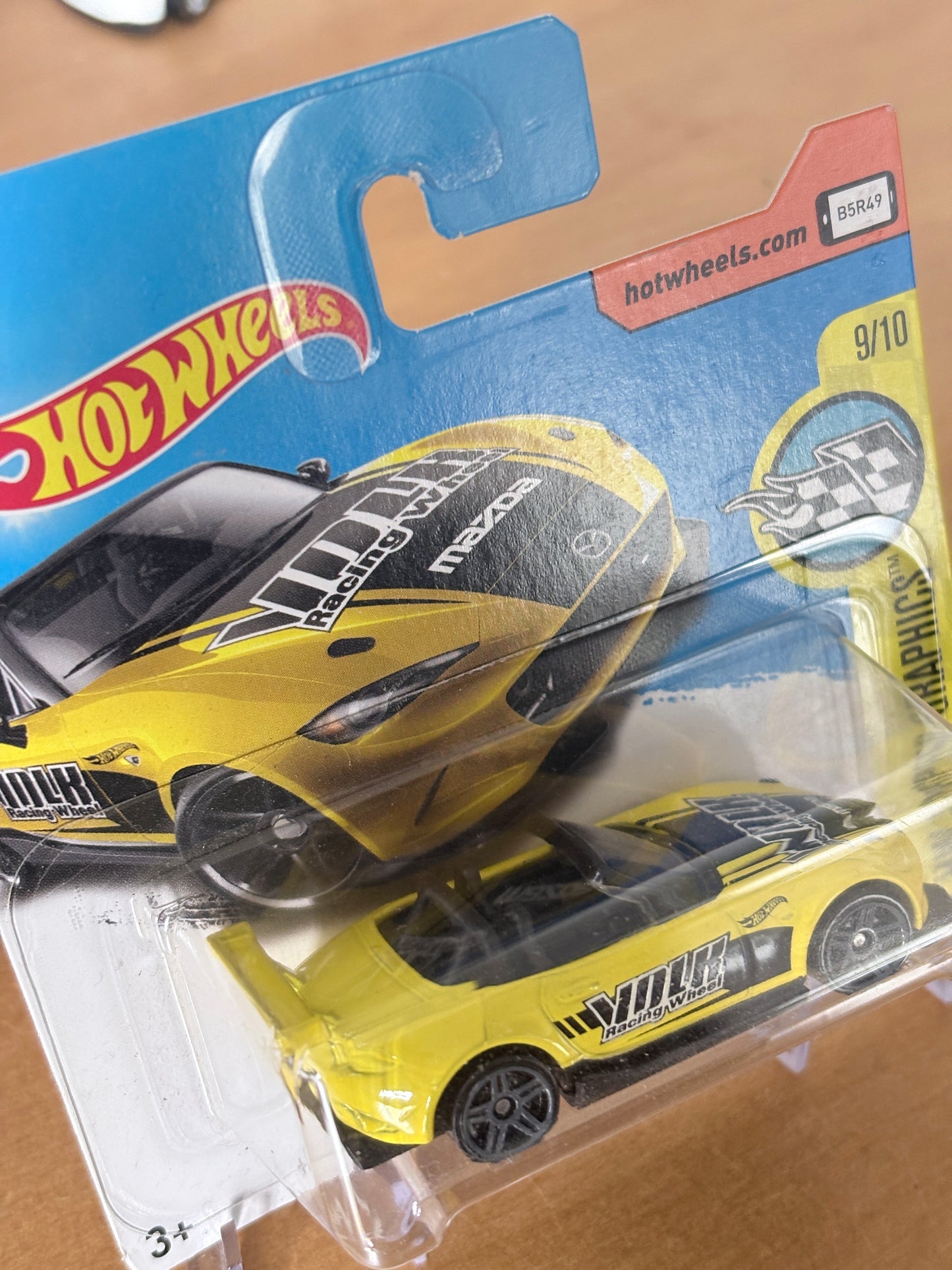 Hot Wheels '15 Mazda MX-5 Miata | 2017 HW Speed Graphics 9/10