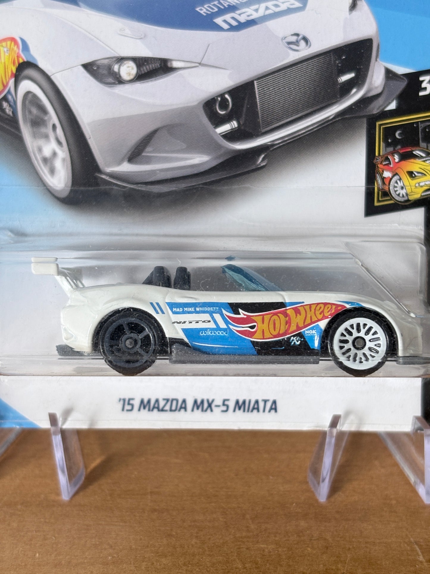 Hot Wheels '15 Mazda MX-5 Miata | 2018 Nightburnerz 3/10 Mad Mike