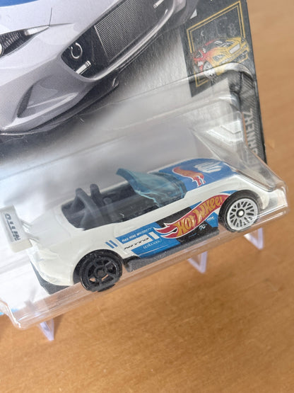 Hot Wheels '15 Mazda MX-5 Miata | 2018 Nightburnerz 3/10 Mad Mike