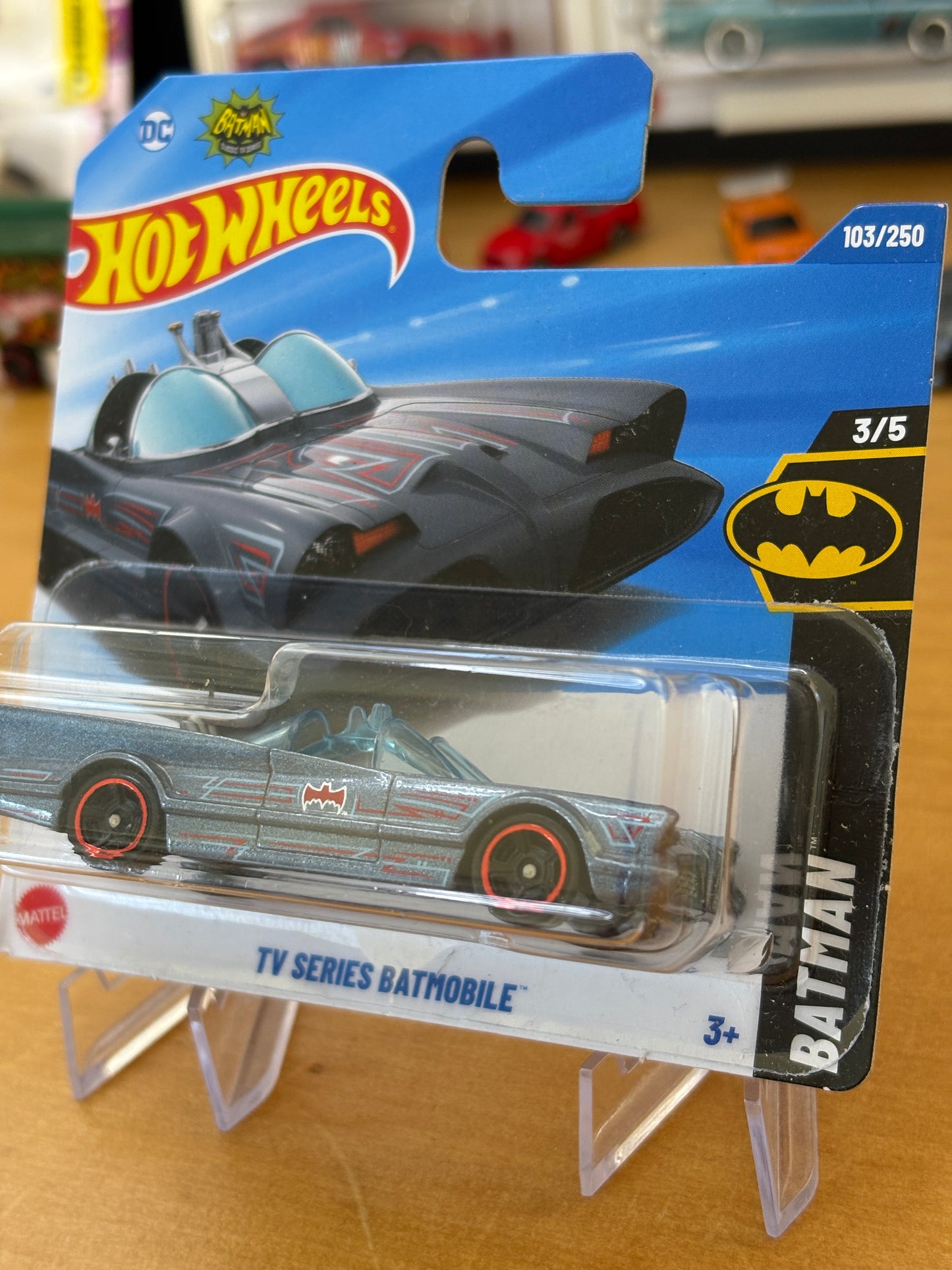 Hot Wheels Mainline / TV Series Batmobile / 2025 Batman 3/5 (Short Card)