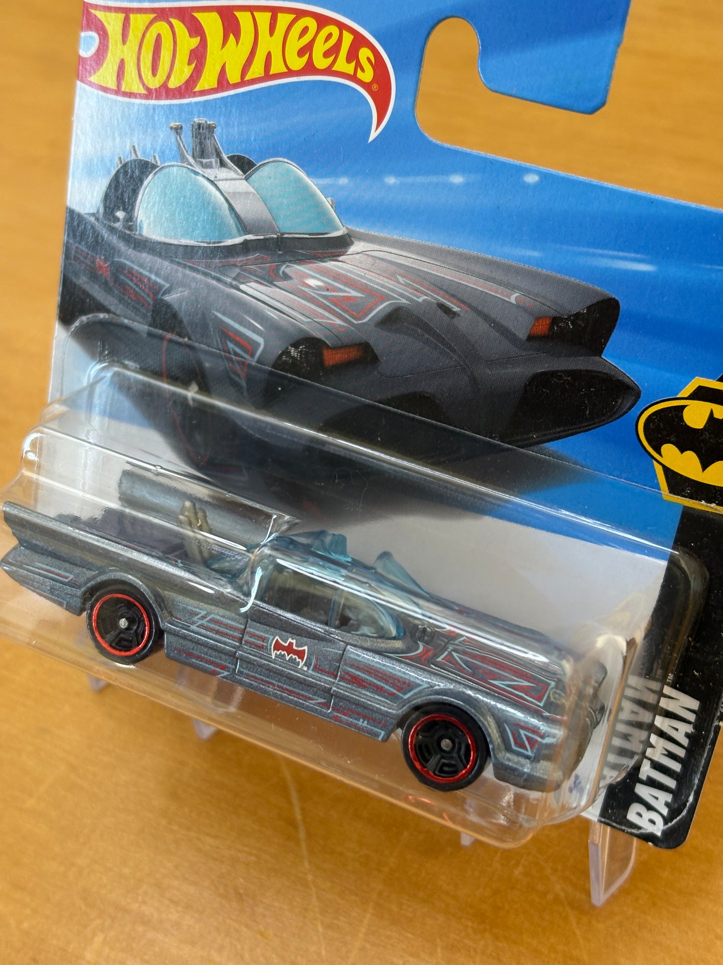 Hot Wheels Mainline / TV Series Batmobile / 2025 Batman 3/5 (Short Card)