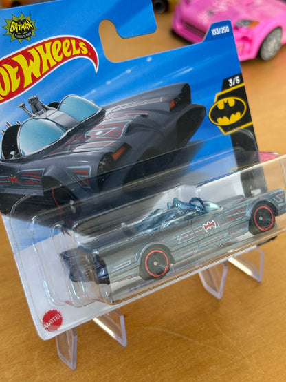 Hot Wheels Mainline / TV Series Batmobile / 2025 Batman 3/5 (Short Card)
