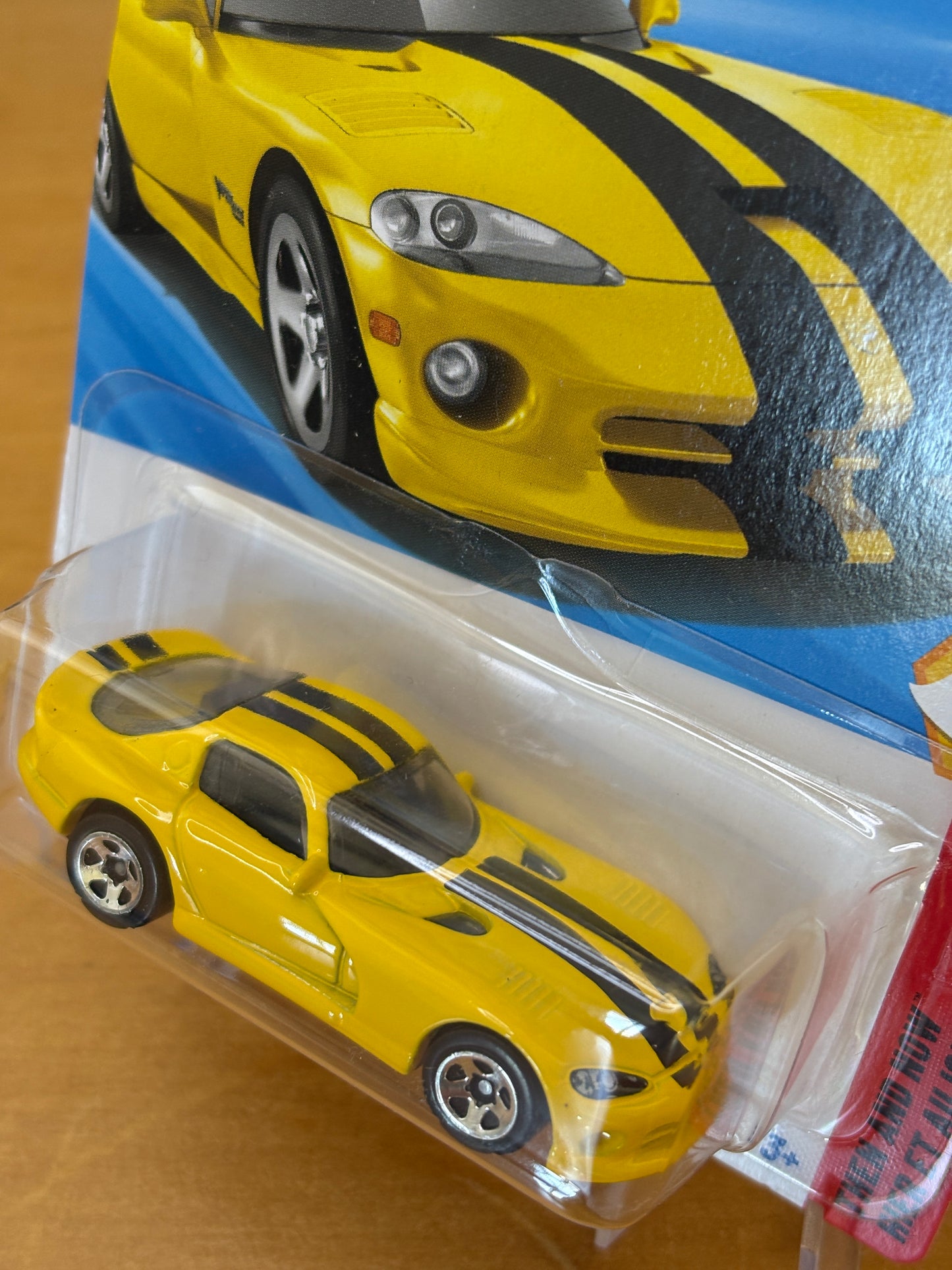 Hot Wheels Mainline / '96 Dodge Viper GTS / 2025 Then and Now 4/10 YELLOW