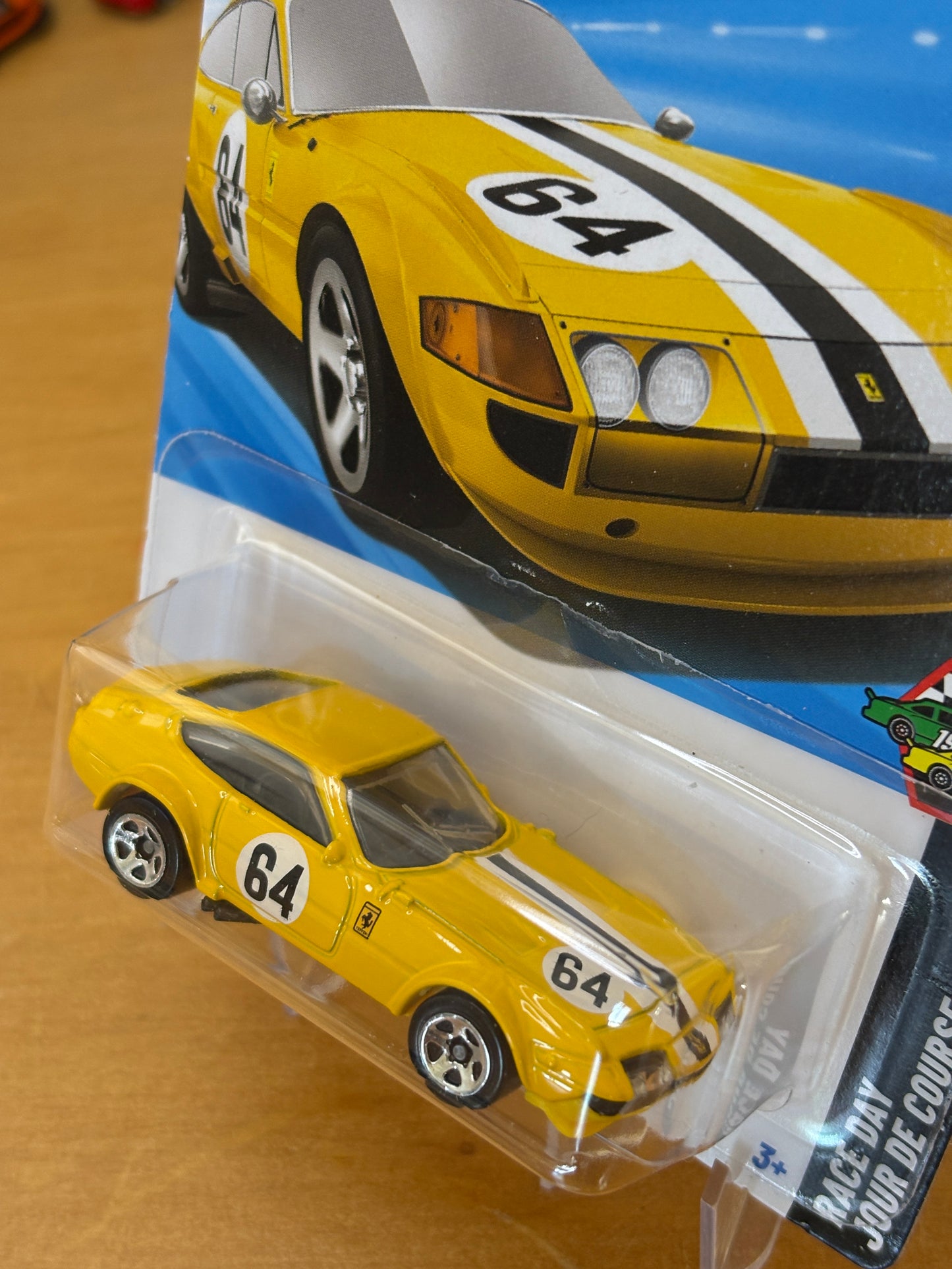 Hot Wheels Mainline / Ferrari 365 GTB4 Competizione / 2025 Race Day 10/10 YELLOW