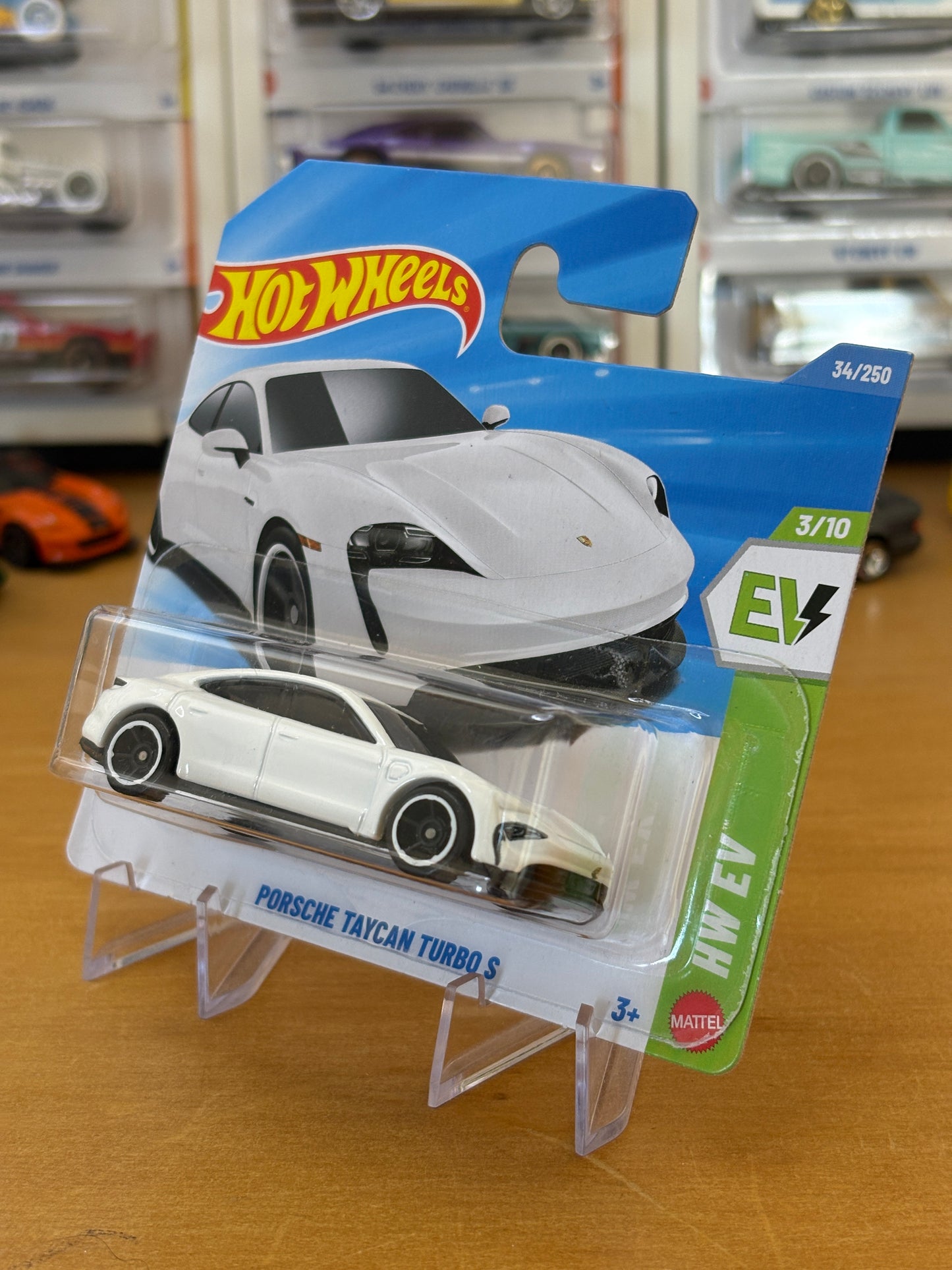 Hot Wheels Mainline / Porsche Taycan Turbo S / 2026 HW EV 3/10 Short Card