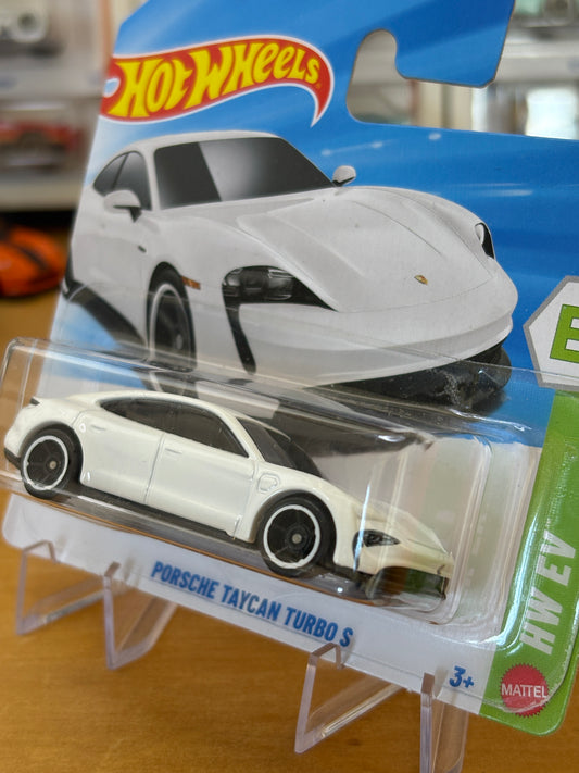 Hot Wheels Mainline / Porsche Taycan Turbo S / 2026 HW EV 3/10 Short Card